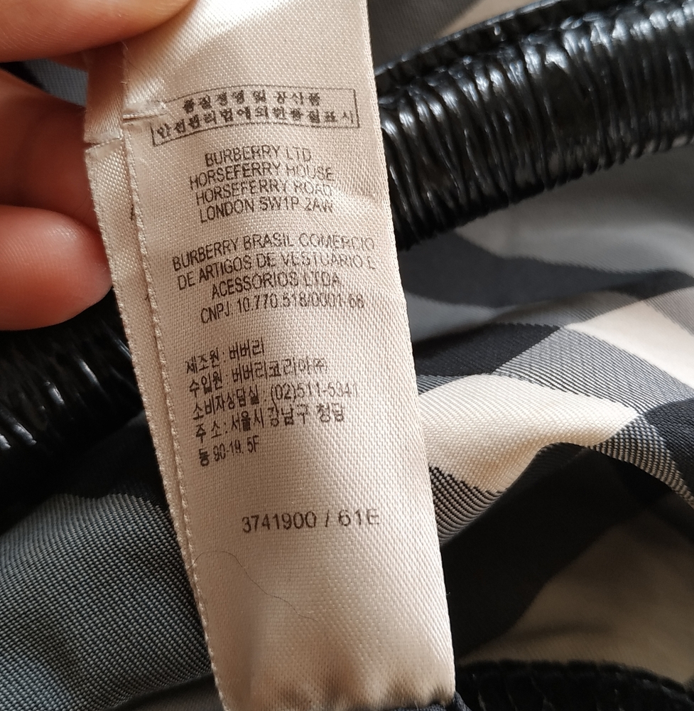 Burberry Black and White Shoulder Bag - Picture 16 of 17